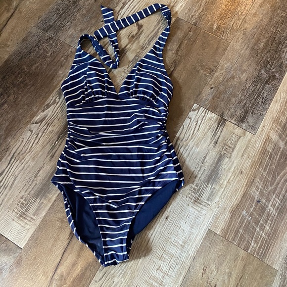GAP one piece bathing suit - Picture 1 of 2